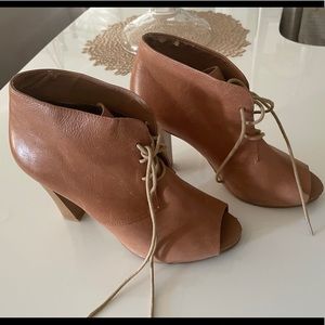 Tan leather LOFT shooties- Size 8